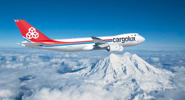 Slepovací model Revell 1:144 Nákladní letadlo Boeing 747-8F Cargolux *