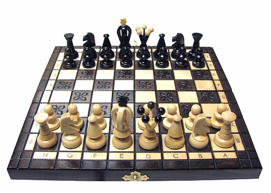 Dřevěné šachy malé v kazetě - šachovnice 28x28cm *